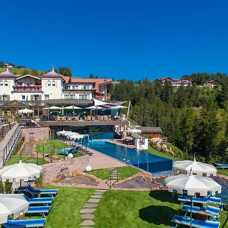 Hotel Albion Mountain Spa Resort Dolomites-3